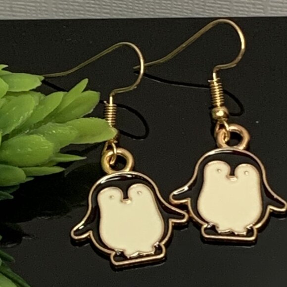Penguin Earring, Penguin Jewelry, Christmas Earring, Gift Idea, Silly Earring - Picture 1 of 4